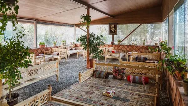 تصویر سفره خانه هتل جهانگردی میگون تهران سفره خانه در هتل جهانگردی میگون تهران
